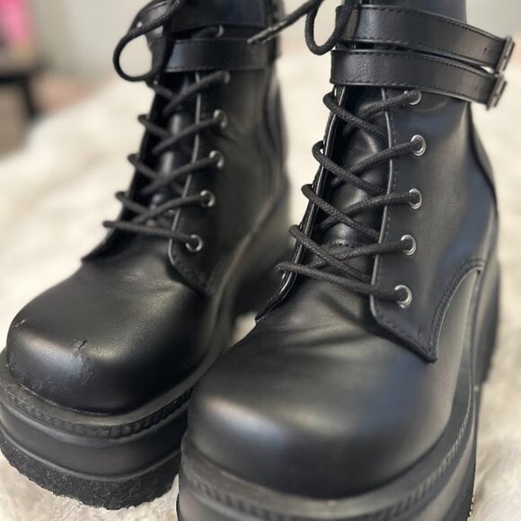 Demonia Shaker 52 Platform Wedge Lace Boots - Picture 4 of 6